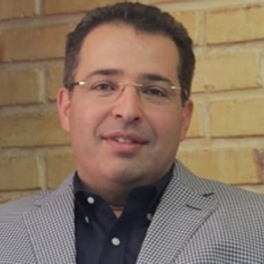 دکتر رضا نبی ئی